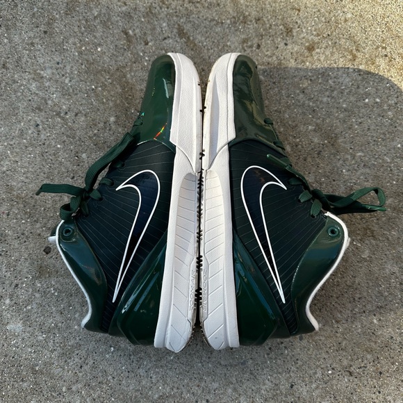 Nike Kobe 4 Protro Undefeated Milwaukee/Fir colorway. Size 10. Lightly used. - Picture 4 of 13